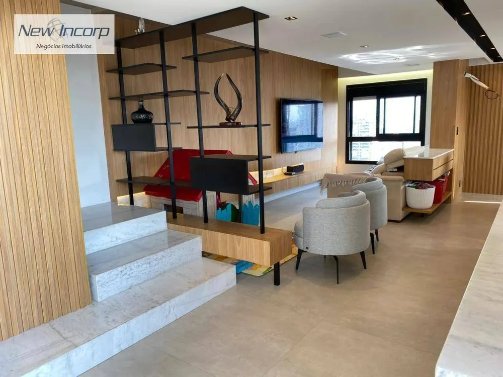 Cobertura, 3 quartos, 215 m² - Foto 2