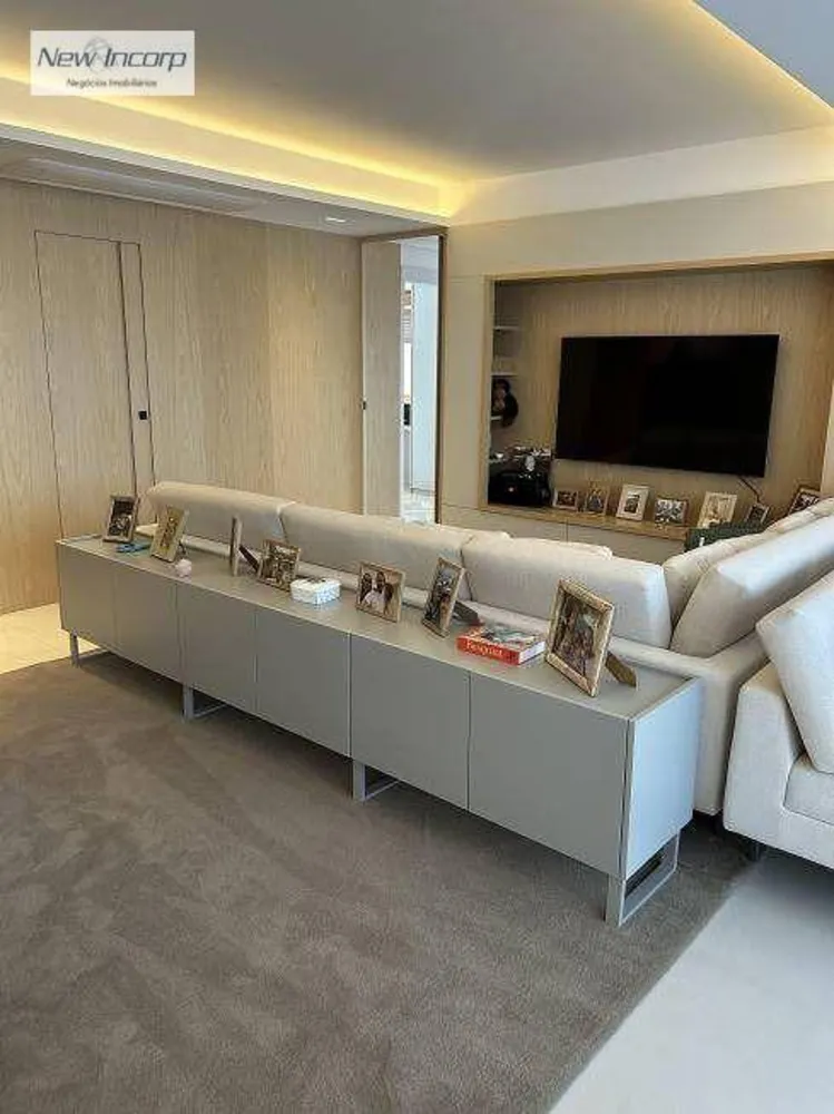 Apartamento, 3 quartos, 136 m² - Foto 1