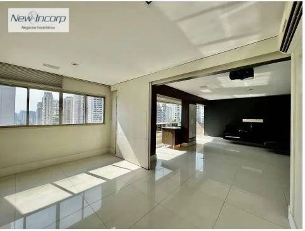 Apartamento, 3 quartos, 220 m² - Foto 1