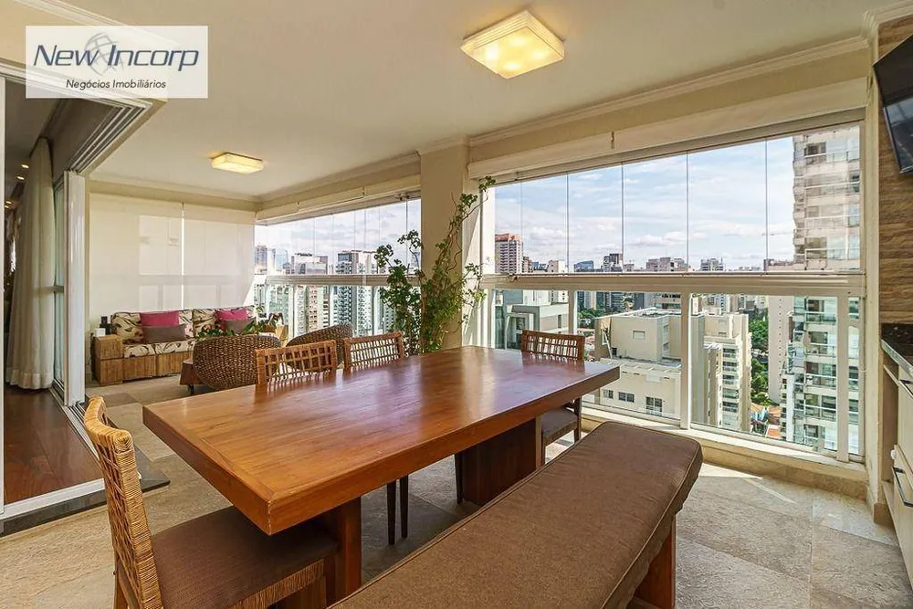 Apartamento, 3 quartos, 210 m² - Foto 1