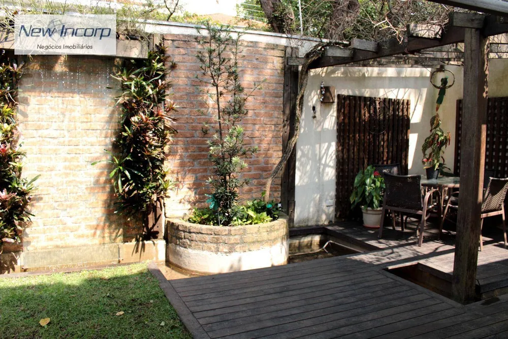 Sobrado, 3 quartos, 345 m² - Foto 1