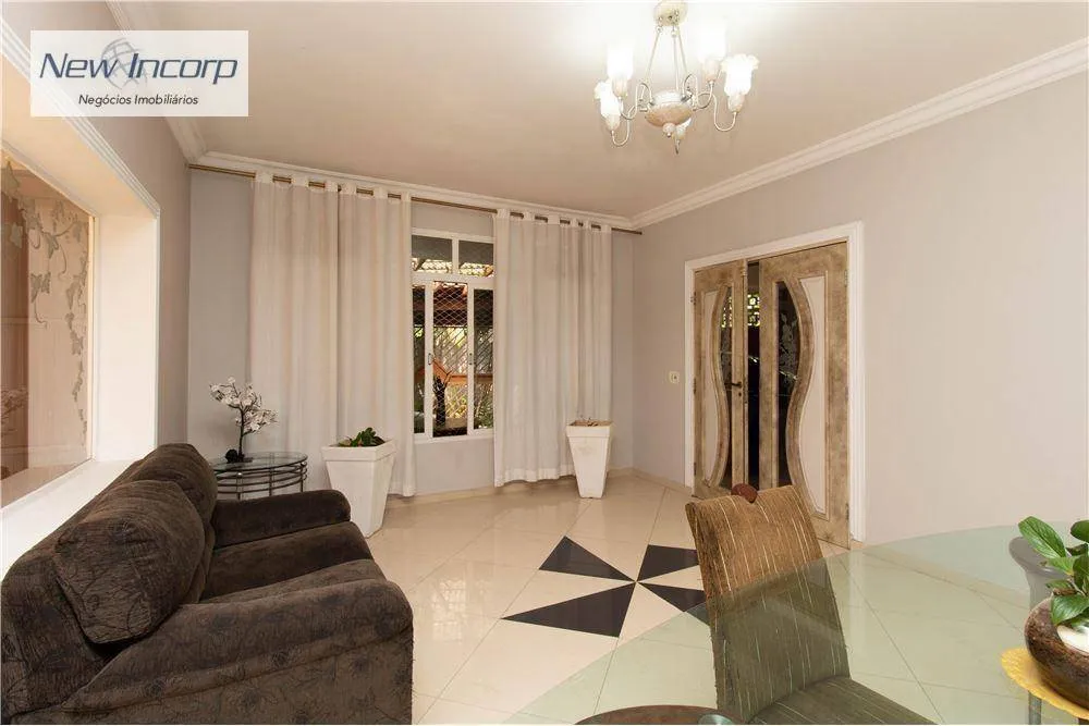 Casa, 3 quartos, 236 m² - Foto 1