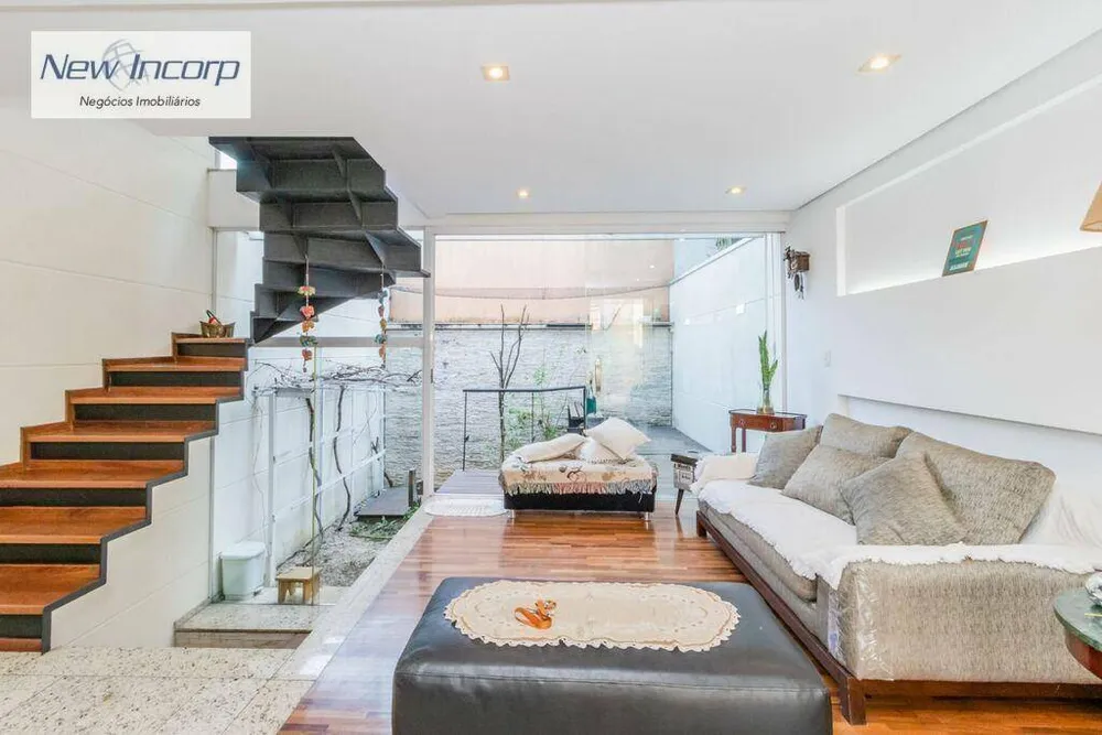 Casa, 4 quartos, 223 m² - Foto 1