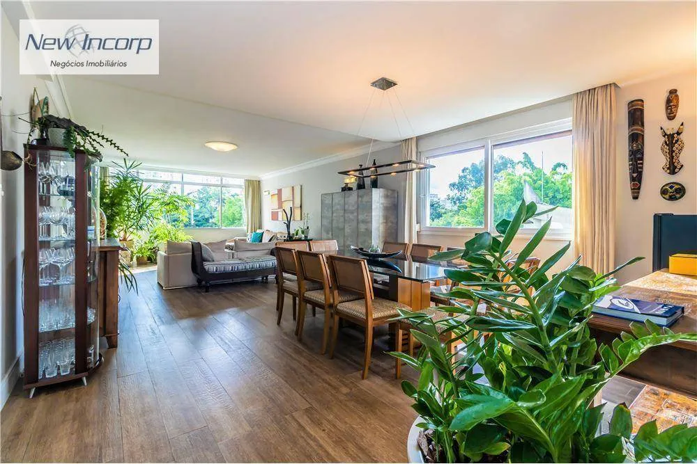 Apartamento, 3 quartos, 220 m² - Foto 1