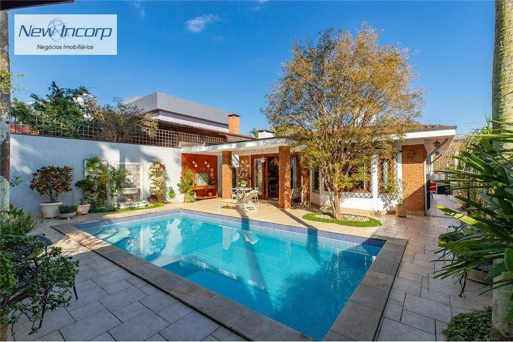 Casa, 3 quartos, 228 m² - Foto 1