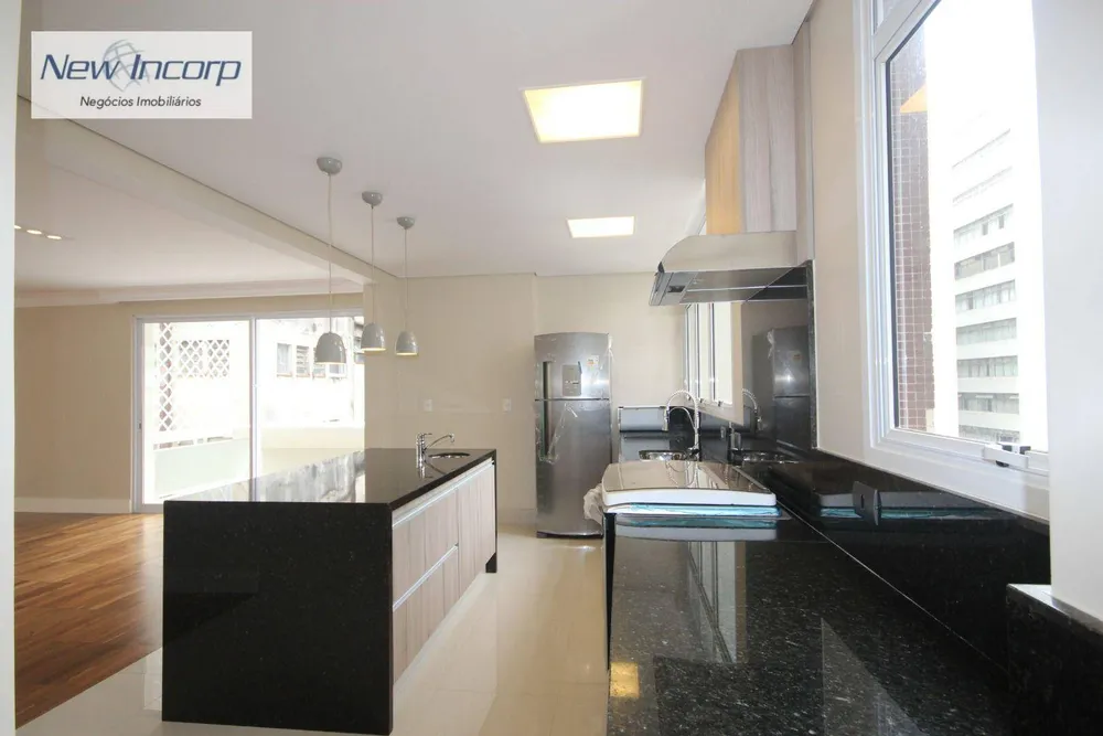 Apartamento, 3 quartos, 210 m² - Foto 2