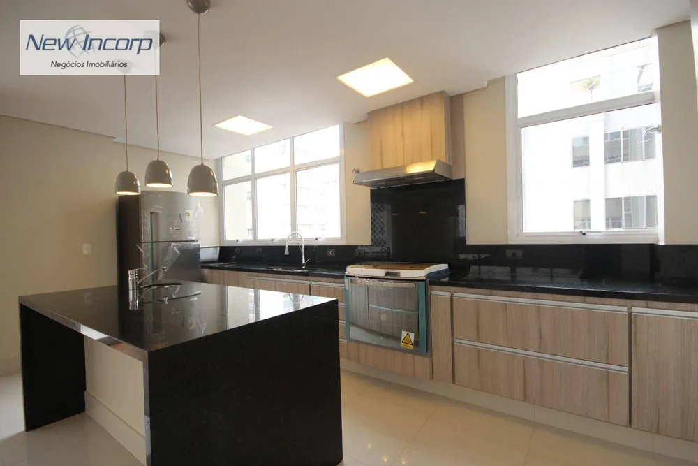 Apartamento, 3 quartos, 210 m² - Foto 1
