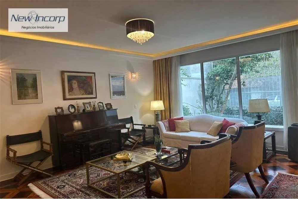 Sobrado, 3 quartos, 248 m² - Foto 1