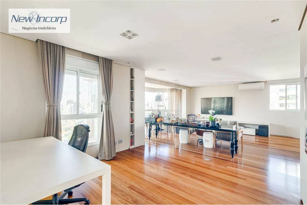 Cobertura, 3 quartos, 271 m² - Foto 2
