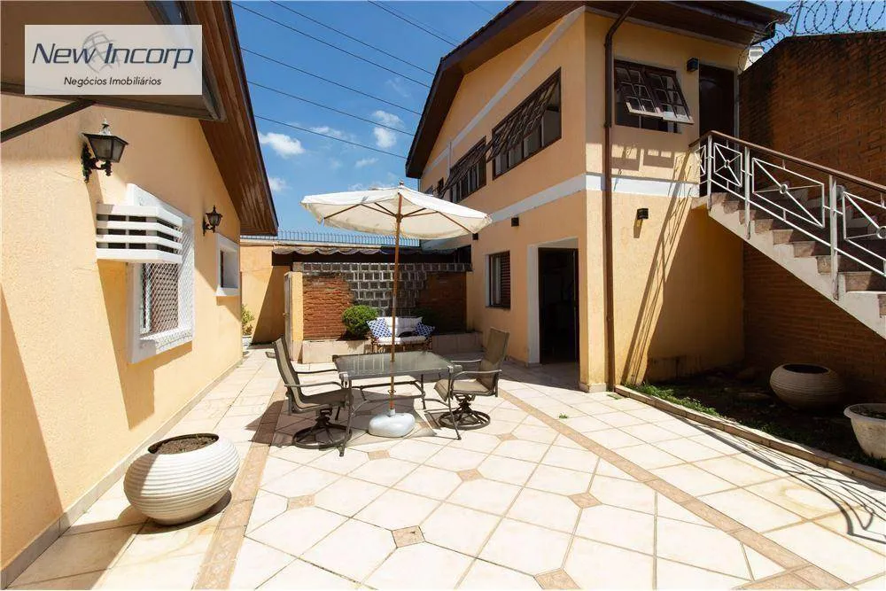 Sobrado, 3 quartos, 236 m² - Foto 1