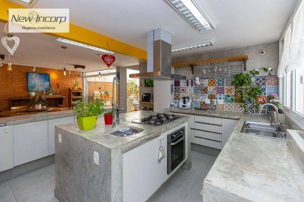 Casa, 3 quartos, 226 m² - Foto 2