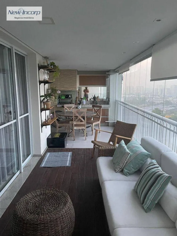 Apartamento, 3 quartos, 233 m² - Foto 2