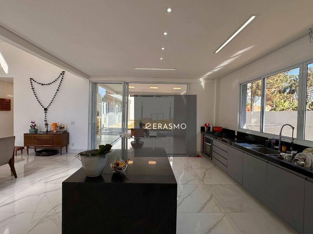 Casa de Condomínio à venda e aluguel com 4 quartos, 300m² - Foto 12