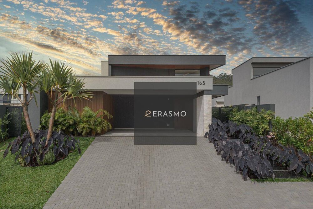 Casa de Condomínio à venda com 4 quartos, 308m² - Foto 1
