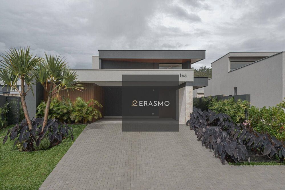 Casa de Condomínio à venda com 4 quartos, 308m² - Foto 2