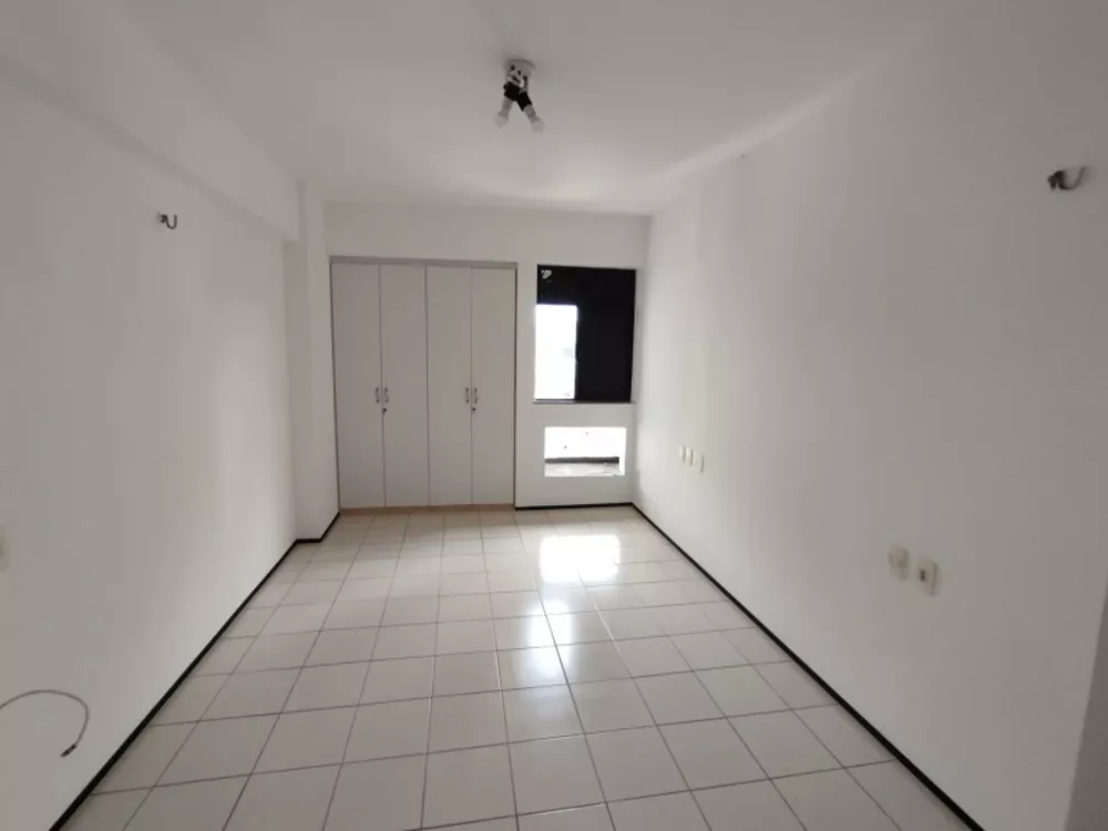 Apartamento para alugar com 2 quartos, 78m² - Foto 4