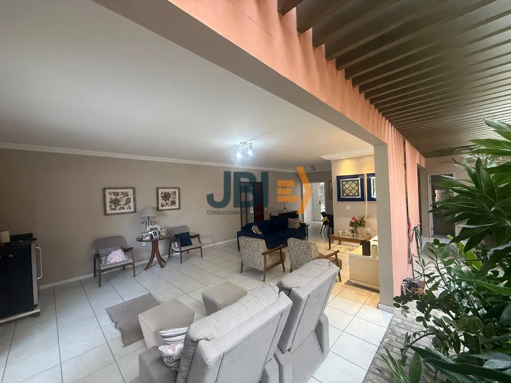 Casa, 4 quartos, 270 m² - Foto 15