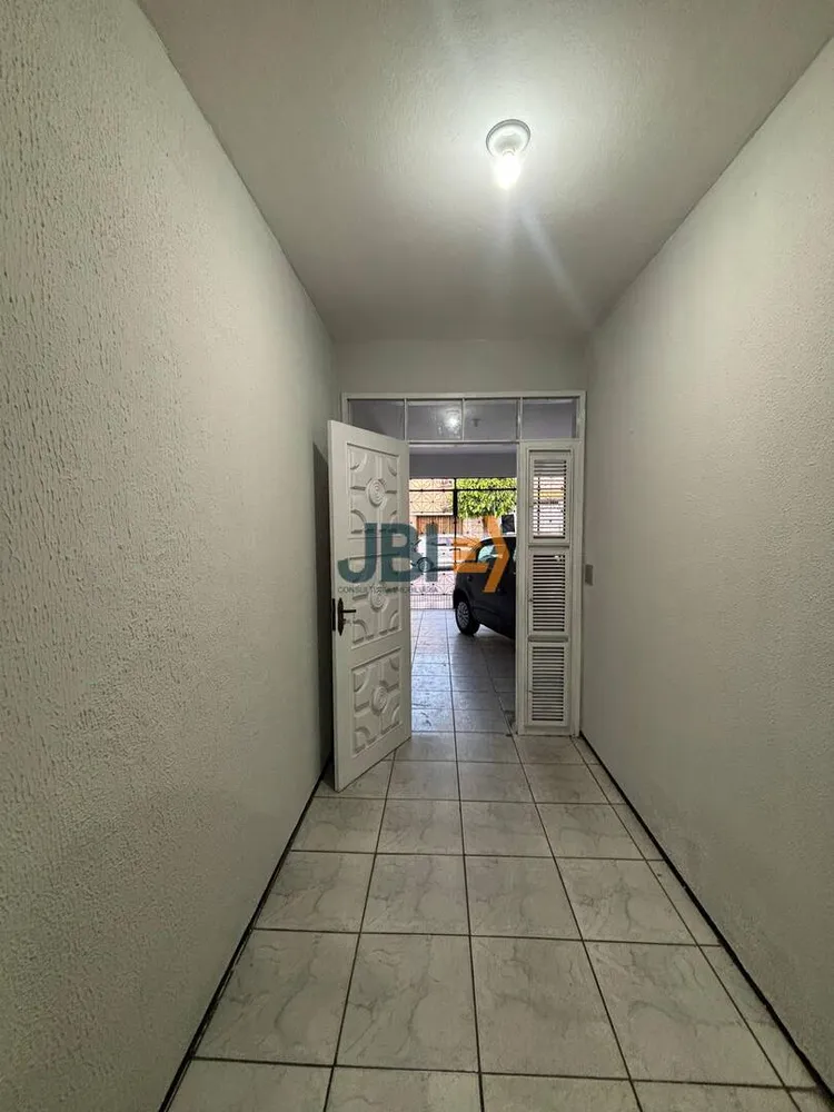 Casa, 6 quartos, 300 m² - Foto 4