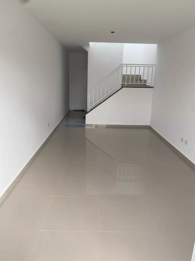 Apartamento à venda com 3 quartos, 71m² - Foto 2