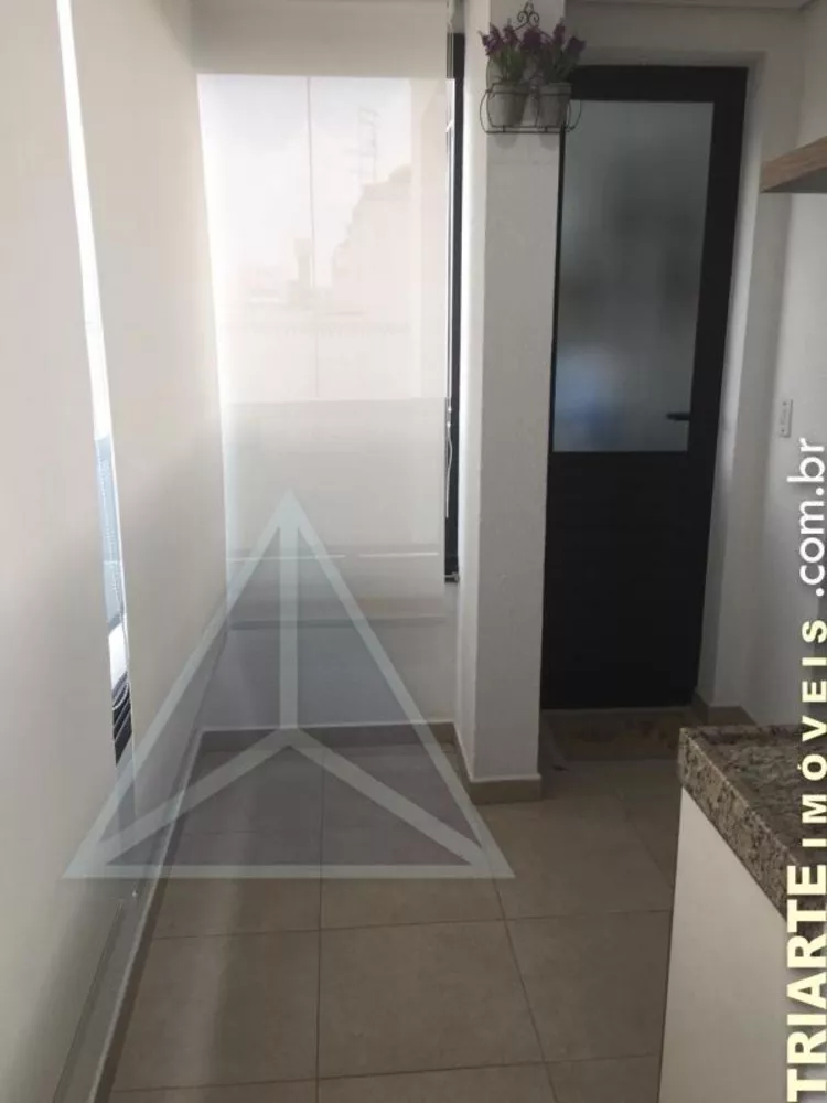 Apartamento à venda com 2 quartos, 63m² - Foto 4