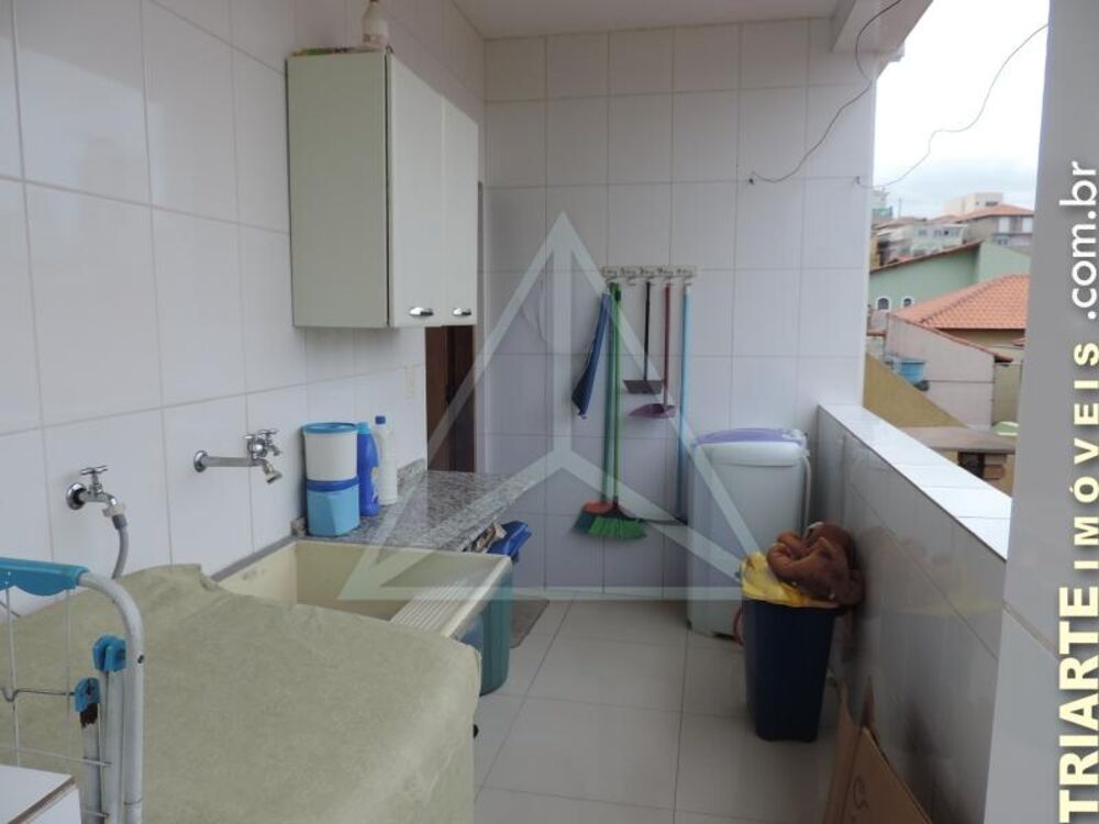 Sobrado à venda com 4 quartos, 260m² - Foto 2