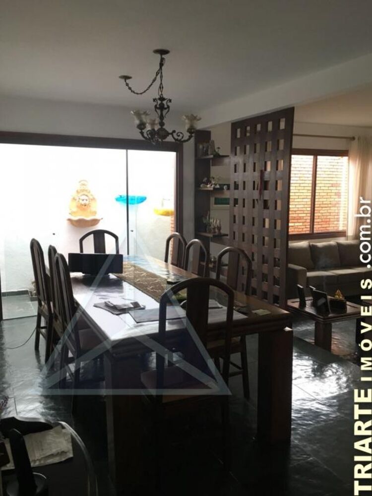 Casa, 4 quartos, 190 m² - Foto 2