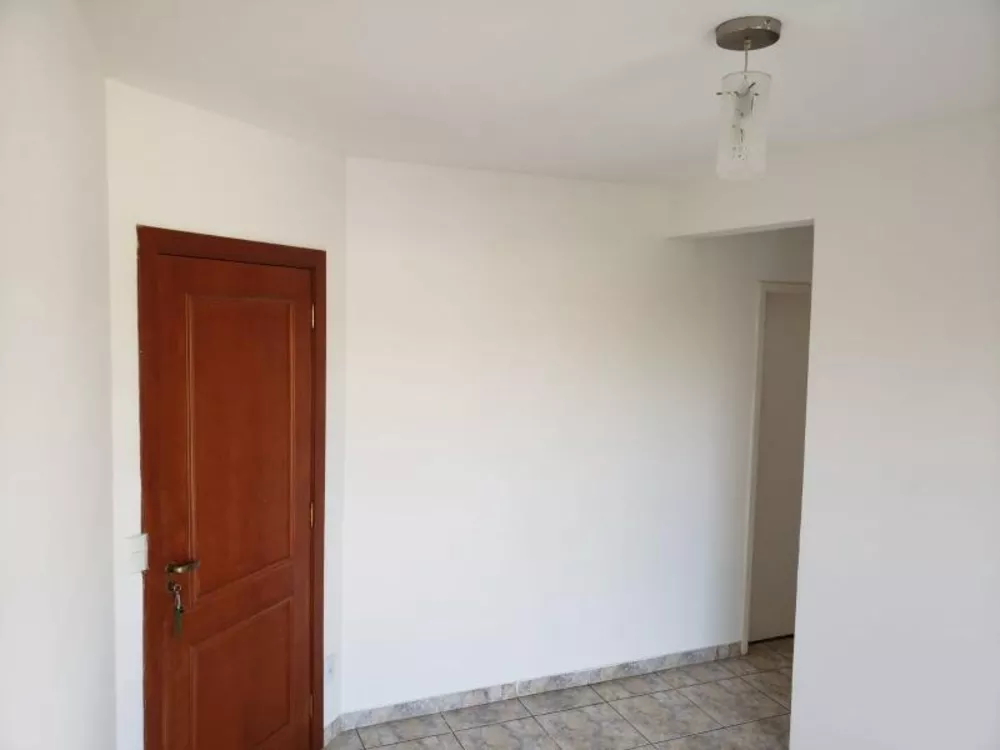 Apartamento à venda com 3 quartos, 84m² - Foto 2