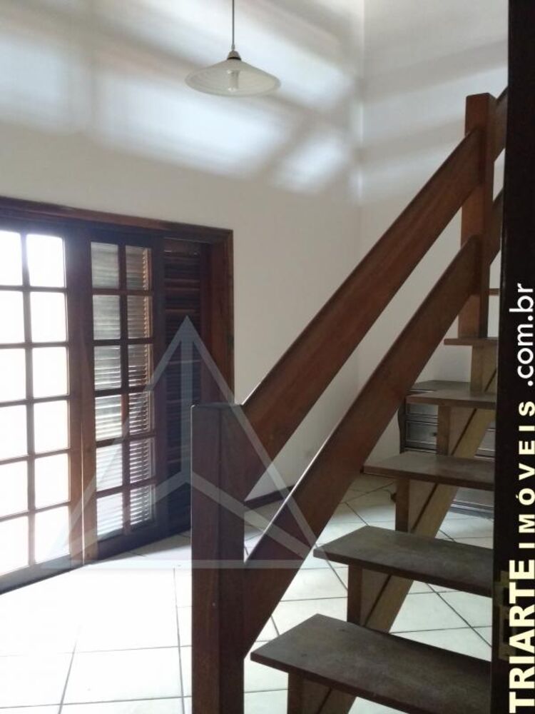 Sobrado, 3 quartos, 289 m² - Foto 1