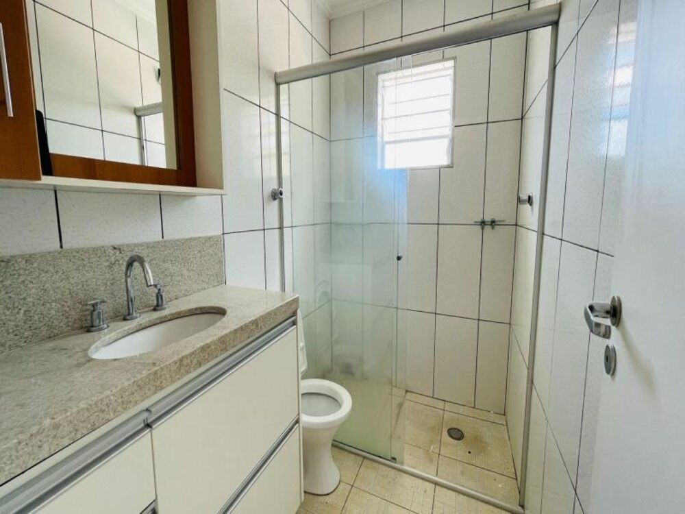 Casa para alugar com 3 quartos, 100m² - Foto 2