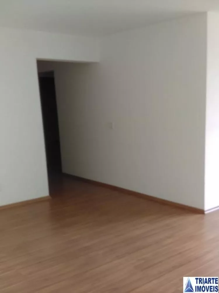 Apartamento para alugar com 3 quartos, 80m² - Foto 2