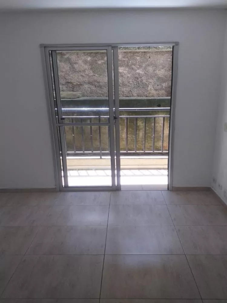 Apartamento à venda com 2 quartos, 44m² - Foto 3