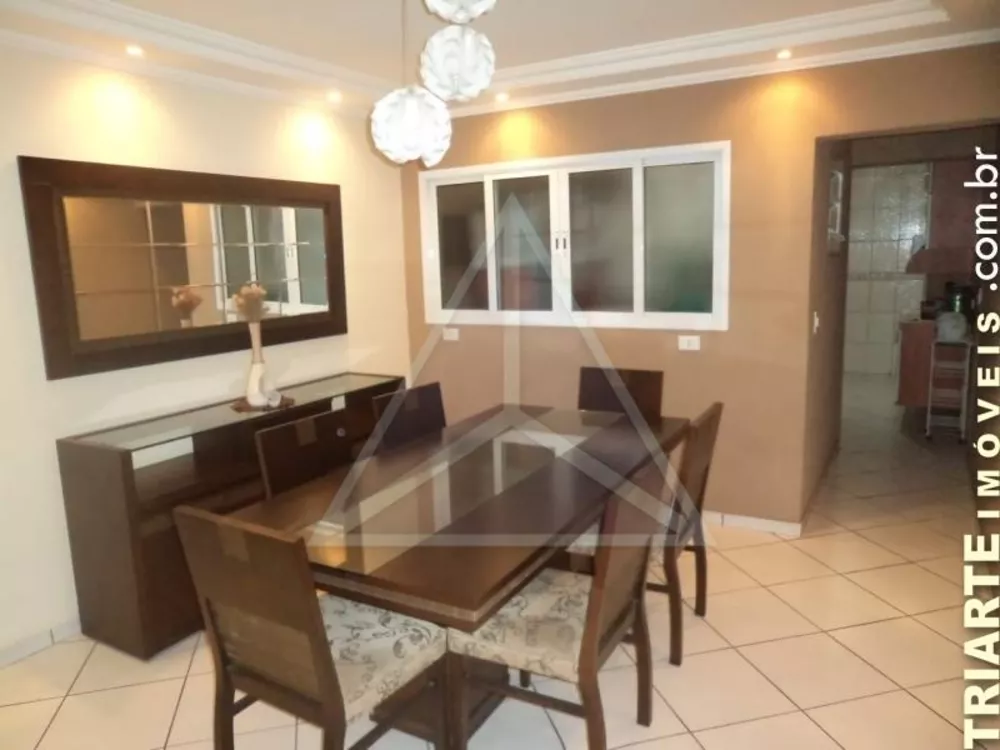 Sobrado à venda com 4 quartos, 260m² - Foto 1