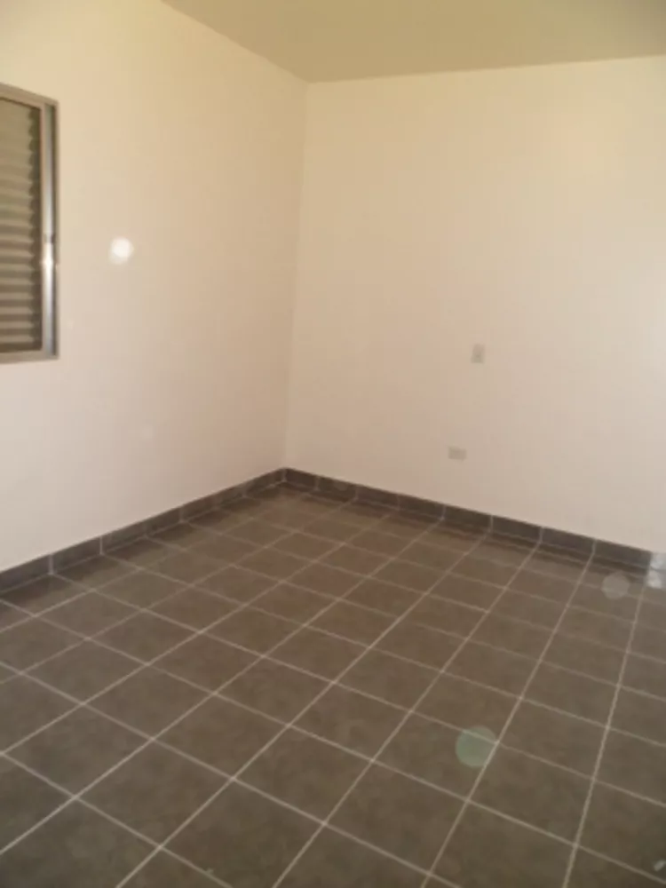 Casa para alugar com 3 quartos, 230m² - Foto 2