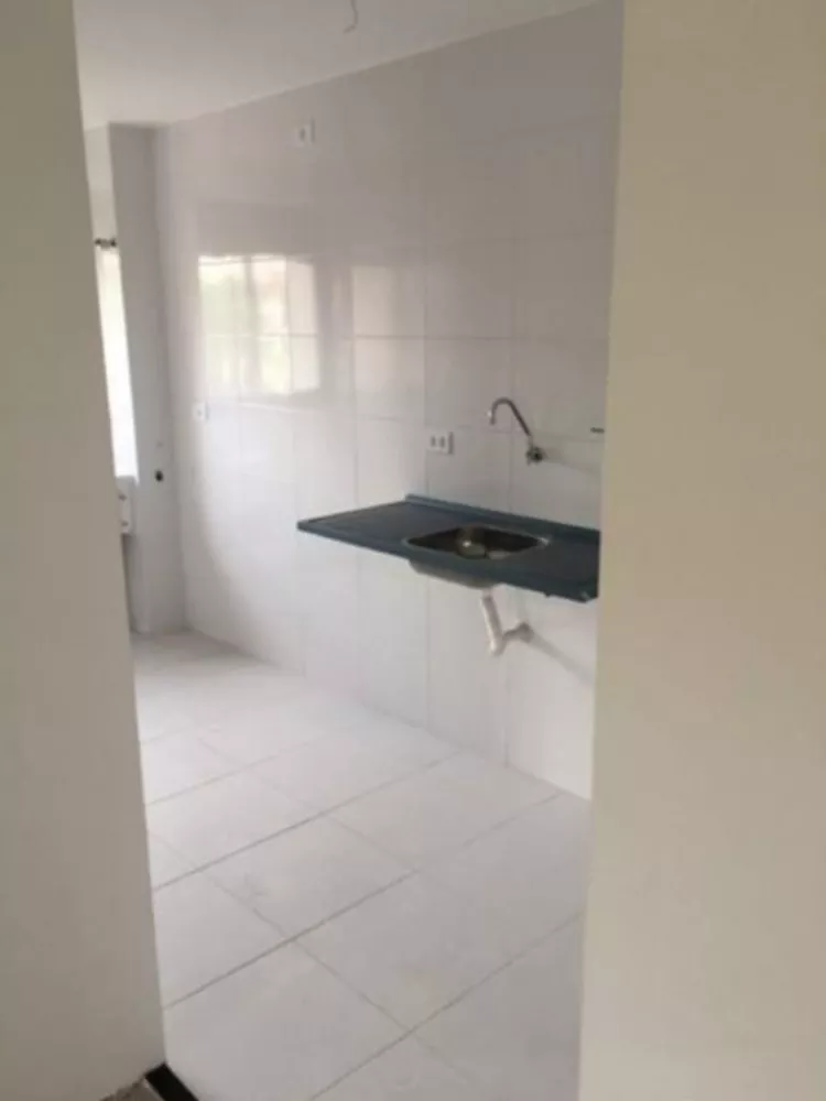 Apartamento à venda com 2 quartos, 75m² - Foto 3