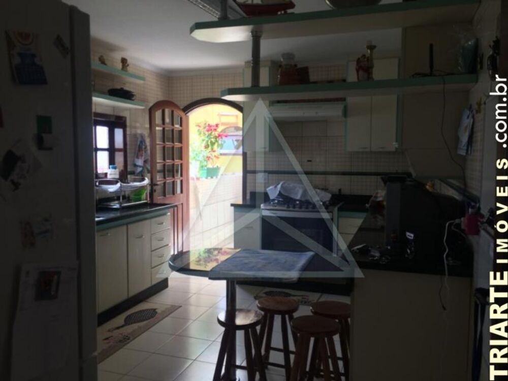 Sobrado, 3 quartos, 234 m² - Foto 1