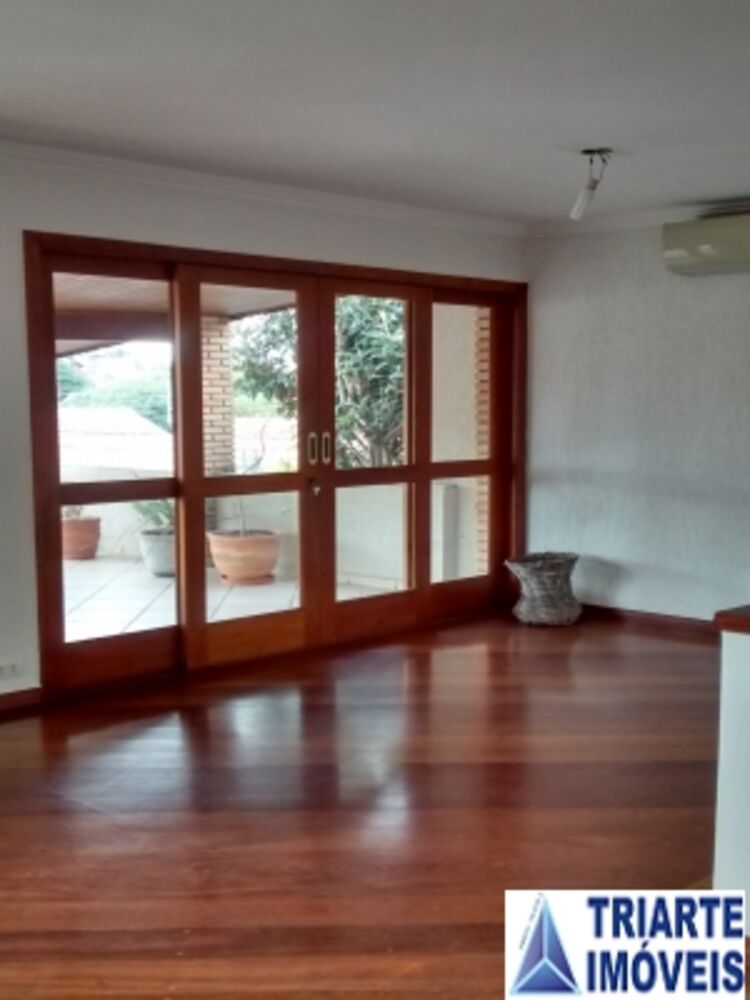 Sobrado à venda com 5 quartos, 271m² - Foto 2
