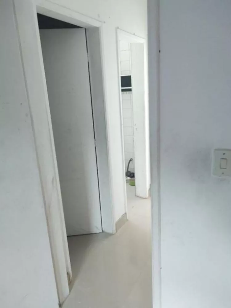 Apartamento à venda com 3 quartos, 74m² - Foto 4