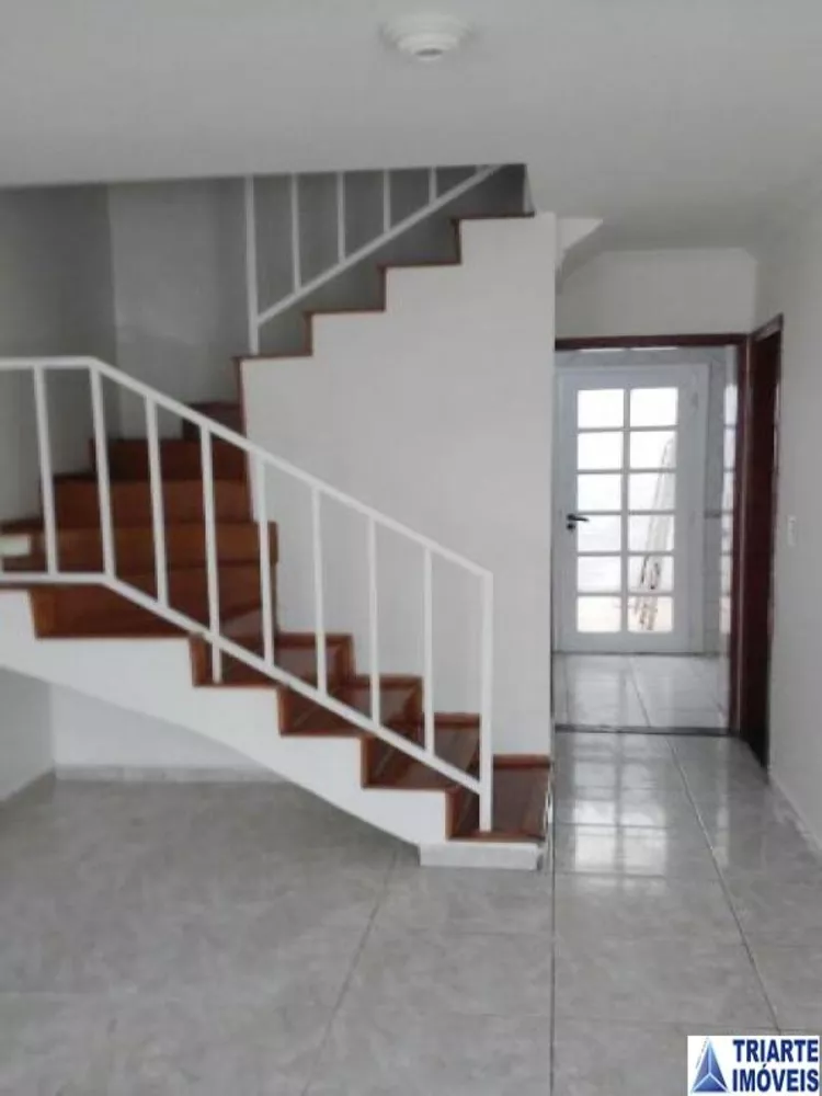 Sobrado à venda com 2 quartos, 70m² - Foto 3