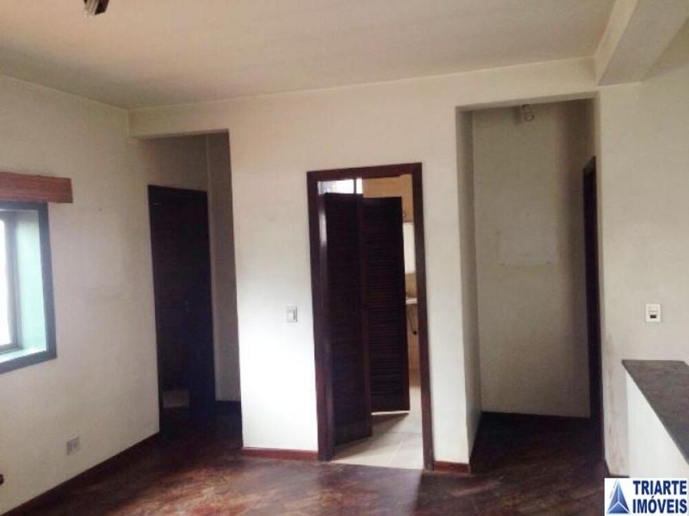 Sobrado à venda com 2 quartos, 198m² - Foto 1