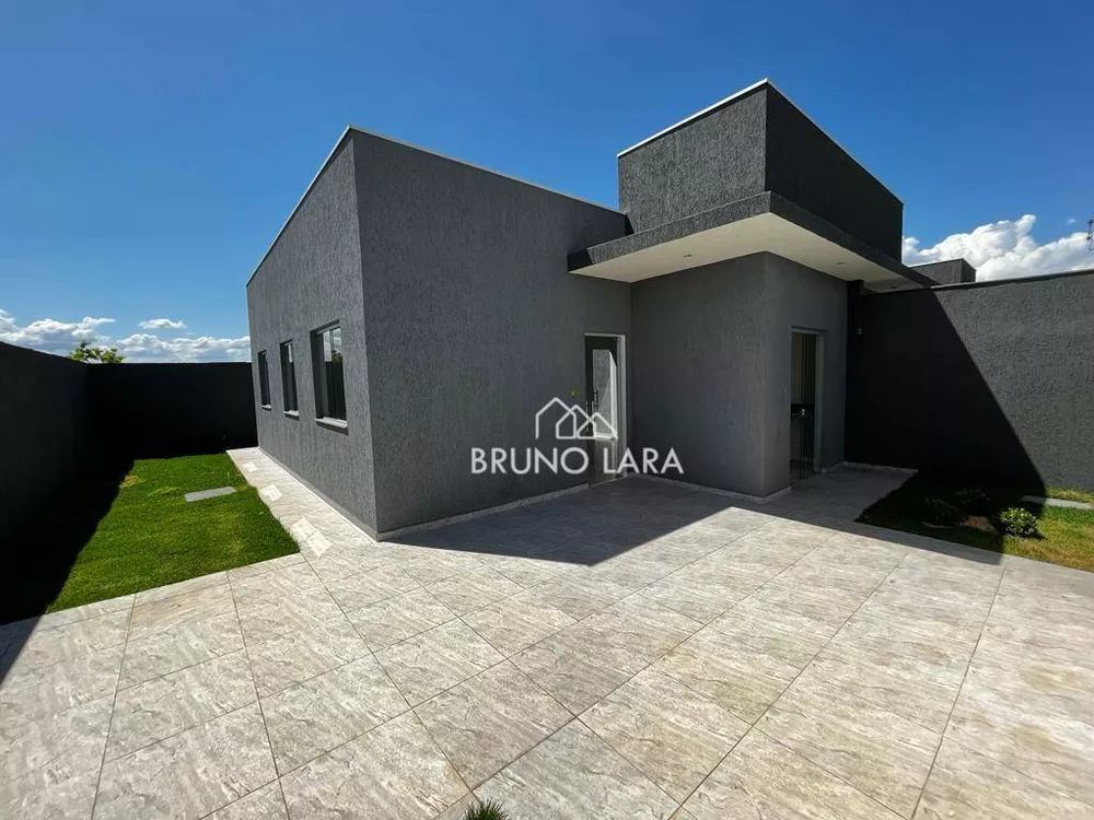 Casa à venda com 3 quartos, 70m² - Foto 1