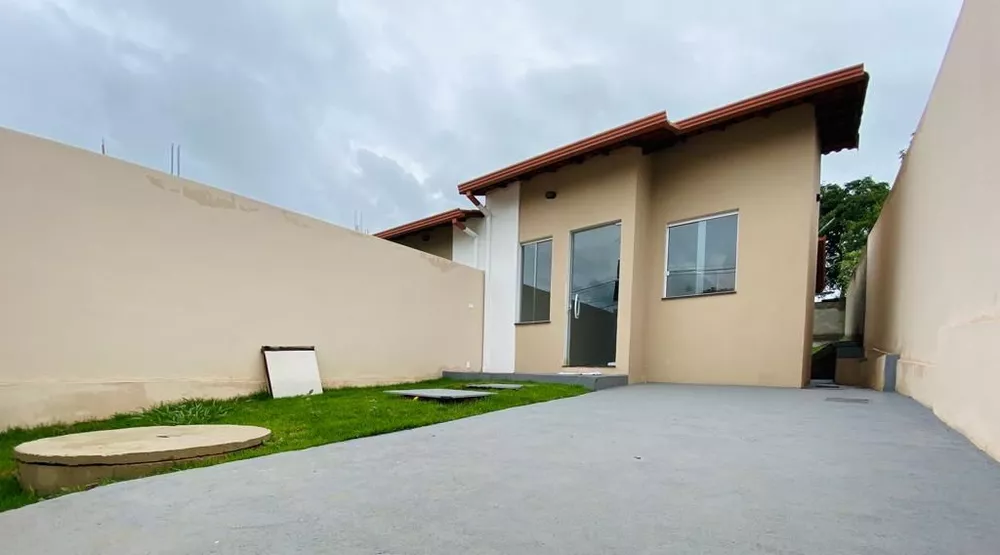 Casa à venda com 2 quartos, 56m² - Foto 1