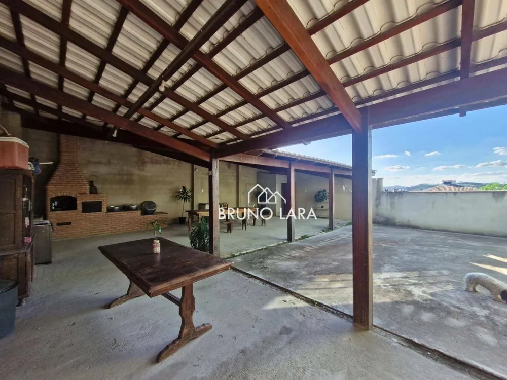 Casa, 4 quartos, 220 m² - Foto 1