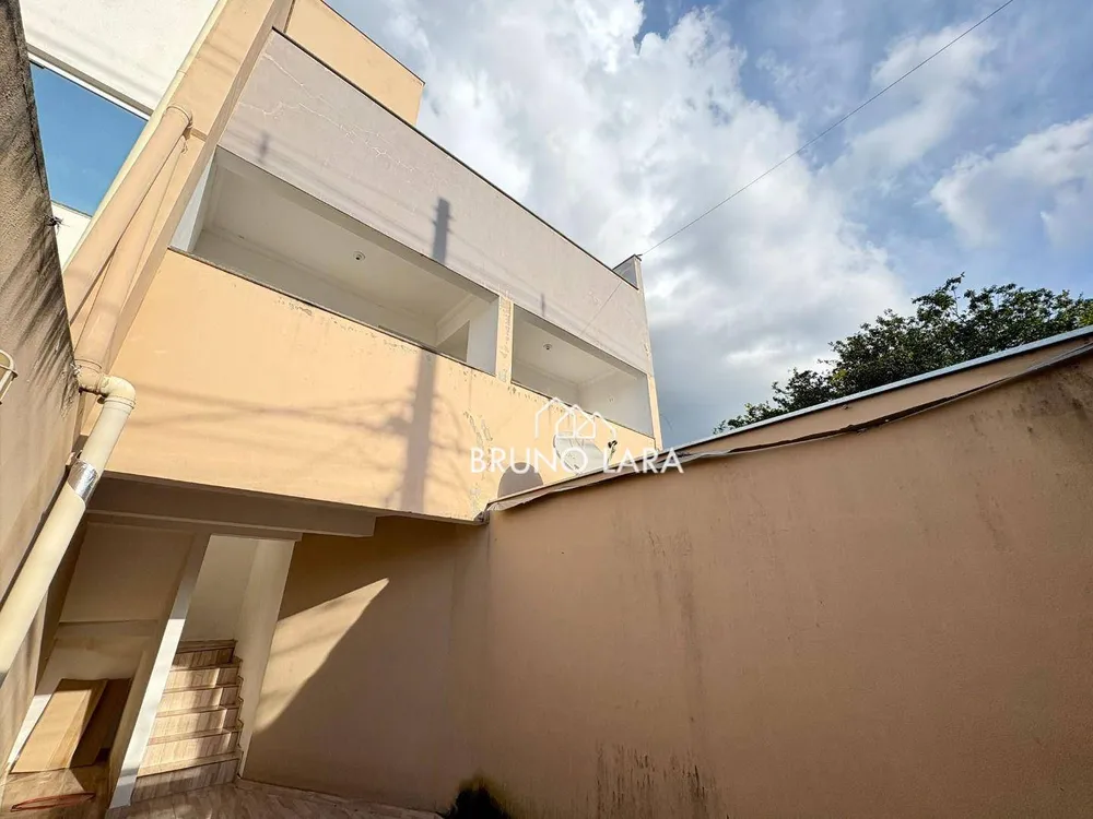 Casa, 3 quartos, 197 m² - Foto 2