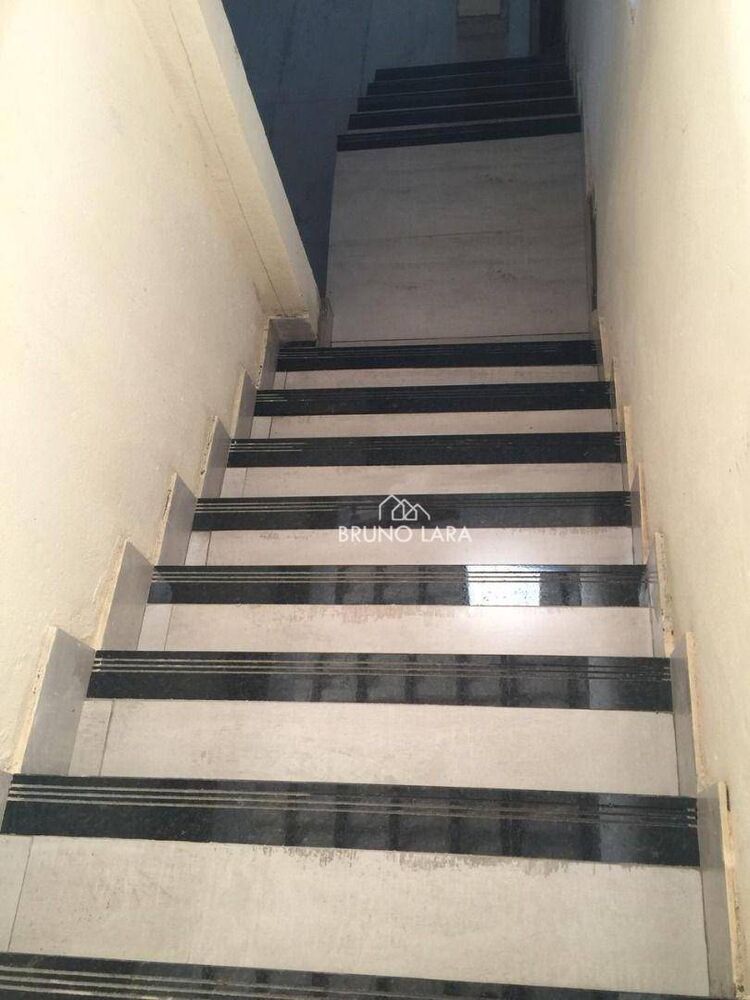 Casa à venda com 3 quartos, 360m² - Foto 17