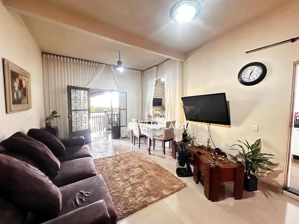 Casa, 3 quartos, 250 m² - Foto 1