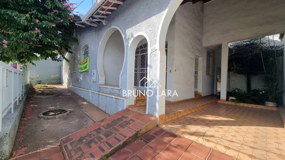 Casa, 5 quartos, 240 m² - Foto 1