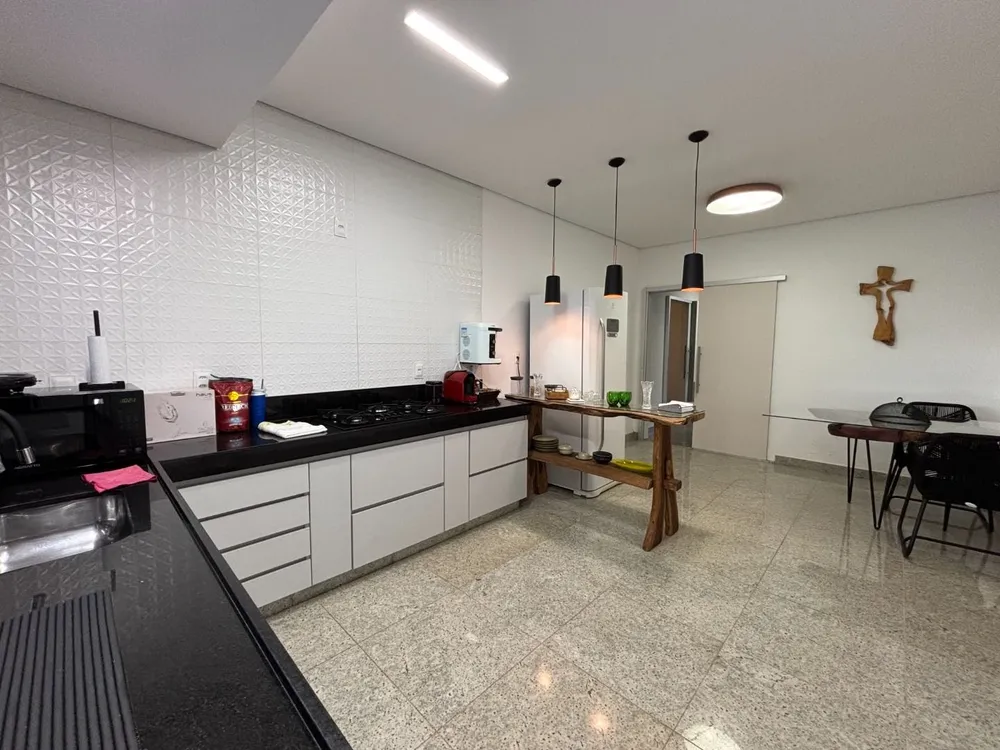 Casa, 4 quartos, 315 m² - Foto 2