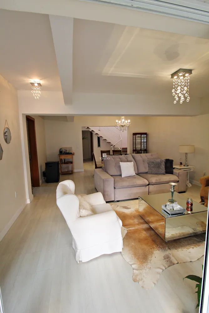 Casa, 4 quartos, 325 m² - Foto 1