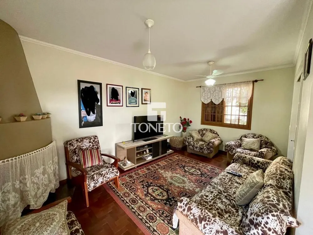 Casa, 4 quartos, 231 m² - Foto 1
