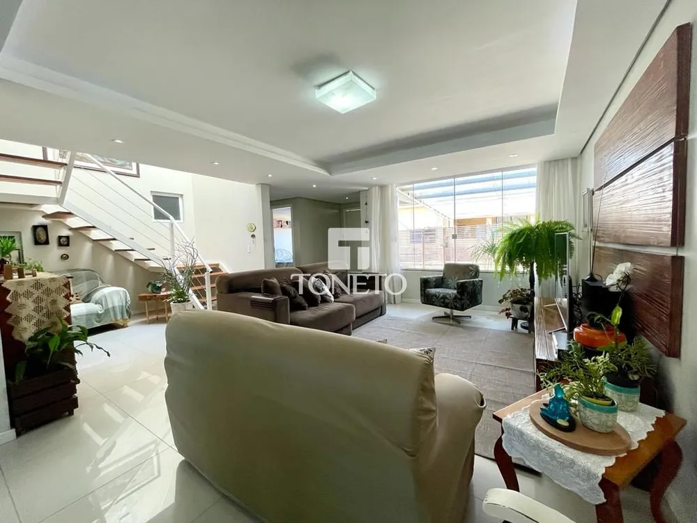 Casa, 4 quartos, 212 m² - Foto 2
